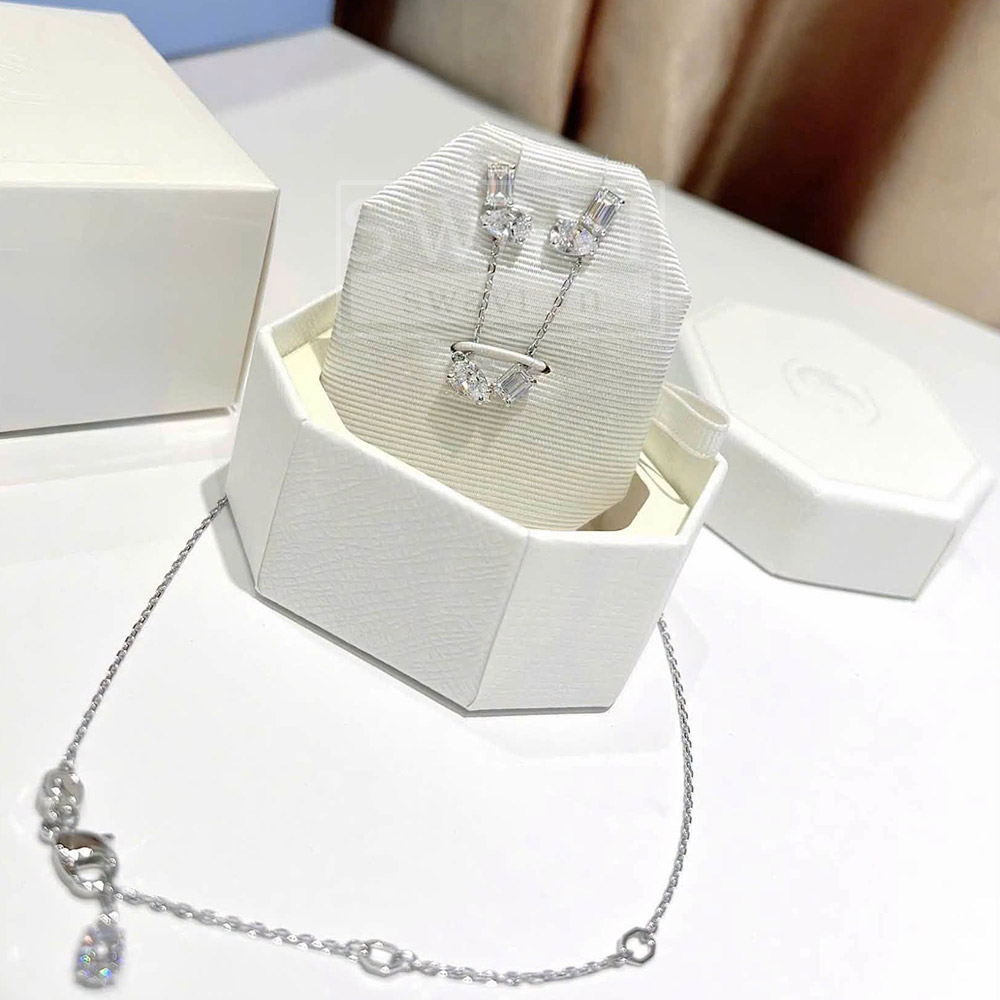 Chi tiết mặt dây Swarovski 5665829 Mesmera set