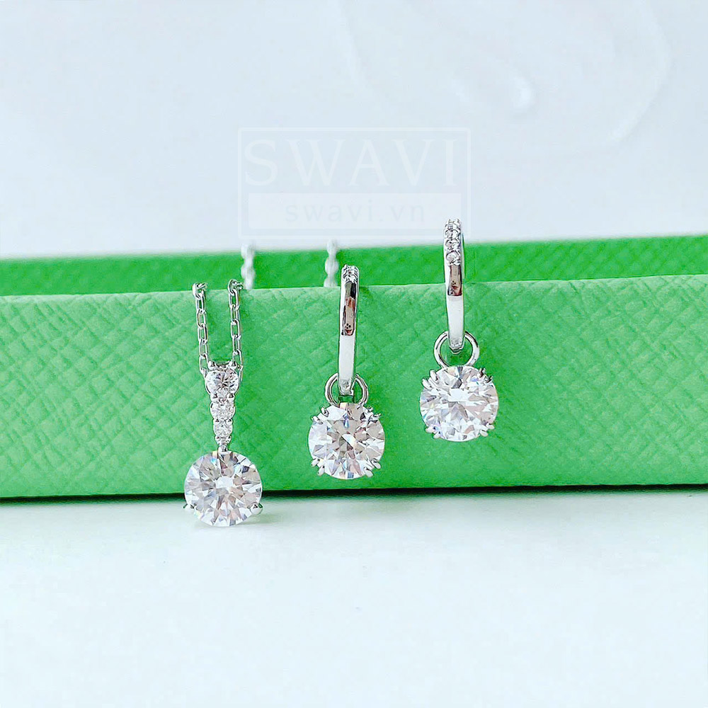 Mặt trước bông tai Swarovski 5636717 Stilla
