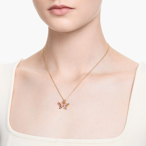 Dây chuyền Swarovski 5658857 Idyllia khi đeo