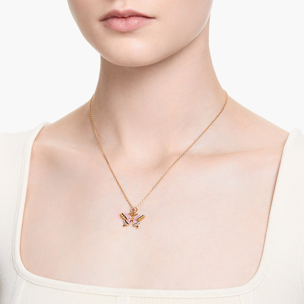 Dây chuyền Swarovski 5658857 Idyllia khi đeo