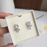 Bông tai Swarovski 5732253 Constella stud earrings góc nghiêng