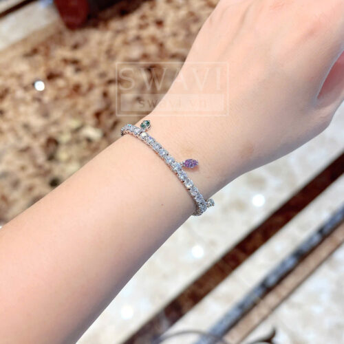 Lắc tay Swarovski 5742463 Ariana Grande x Swarovski khi đeo