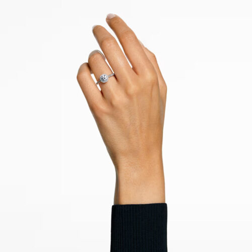 Nhẫn Swarovski 5717930 Una Angelic ring khi đeo