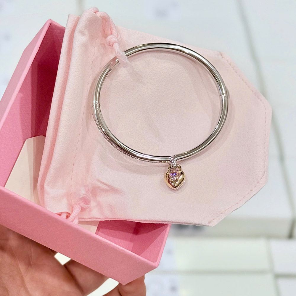 Chi tiết pavé Swarovski 5737267 Idyllia bangle