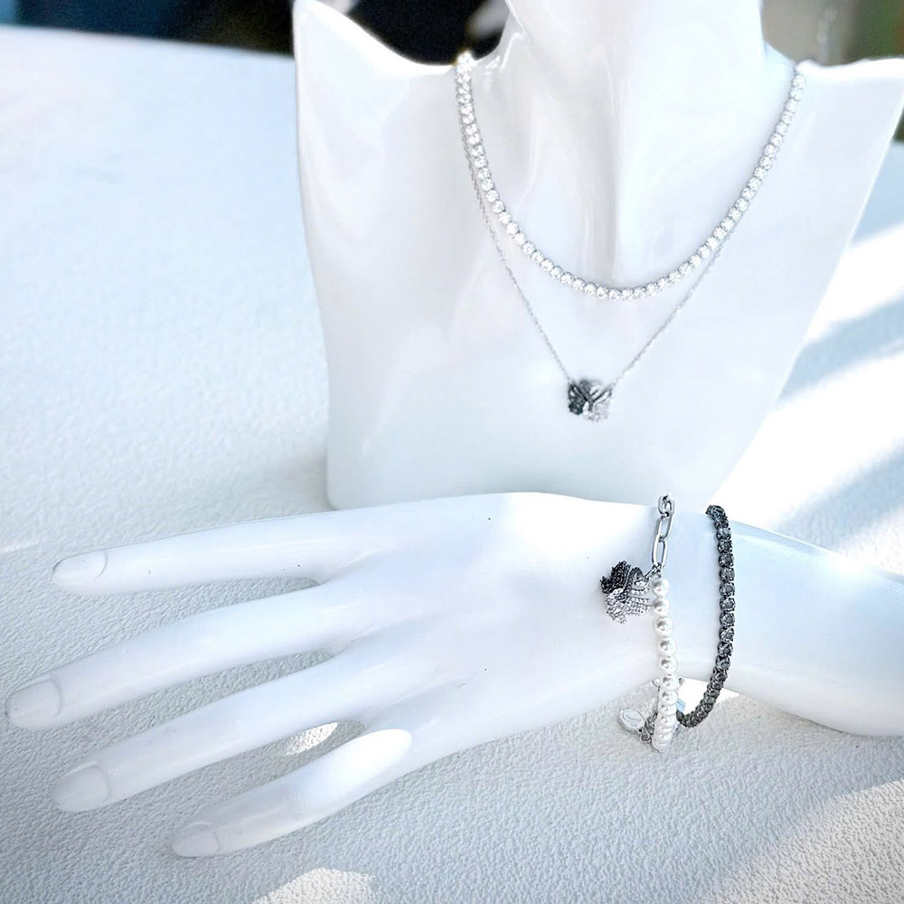 Vòng tay Swarovski 5705720 Swan bracelet hình chụp thật